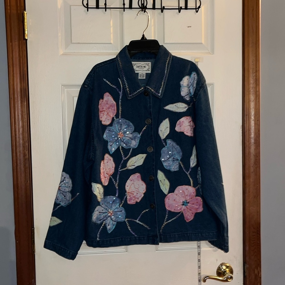 VTG-tantrums-M-embroidered& sequence, floral, long sleeve, denim jacket/shacket.